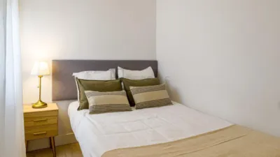 Apartment on Calle de Isabel 'La Católica' photo 4