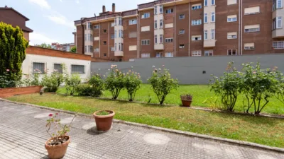 Piso en alquiler en Calle de Policarpo Herrero, 15, Buenavista-El Cristo (Oviedo) de 875 €<span>/mes</span>
