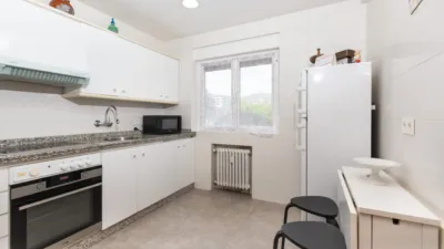 Piso en alquiler en Calle de Policarpo Herrero, 15, Buenavista-El Cristo (Oviedo) de 875 €<span>/mes</span>