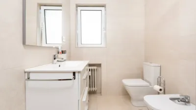 Piso en alquiler en Calle de Policarpo Herrero, 15, Buenavista-El Cristo (Oviedo) de 875 €<span>/mes</span>