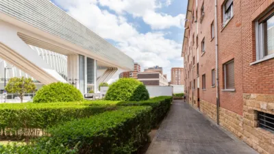 Piso en alquiler en Calle de Policarpo Herrero, 15, Buenavista-El Cristo (Oviedo) de 875 €<span>/mes</span>
