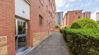 Piso en alquiler en Calle de Policarpo Herrero, 15, Buenavista-El Cristo (Oviedo) de 875 €<span>/mes</span>