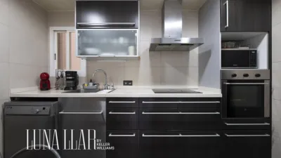 Apartment in Centre-Station Area-Passeig de Joan Maragall photo 11