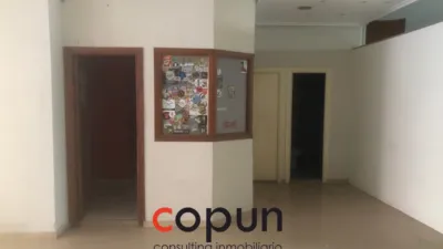 Local comercial en alquiler en Tenderina-Mercadín-Fozaneldi - Más