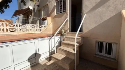 House in a Beautiful Bungalow for Sale in Urbanización Pino Mar, Gran Alacant photo 2