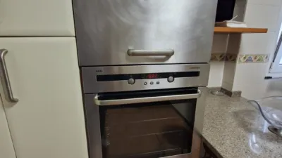 Piso en alquiler en Avenida de Pablo Iglesias, cerca de Calle de Acebal y Rato, Centro (Distrito Centro. Gijón) de 1.250 €<span>/mes</span>