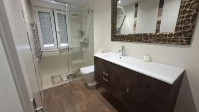 Piso en alquiler en Avenida de Pablo Iglesias, cerca de Calle de Acebal y Rato, Centro (Distrito Centro. Gijón) de 1.250 €<span>/mes</span>