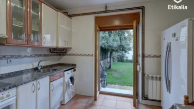 Casa en venta en Avenida de Nuestra Señora de Estíbaliz, cerca de Calle de los Herrán, Desemparados-Judimendi-Santa Lucía (Vitoria - Gasteiz) de 580.000 €