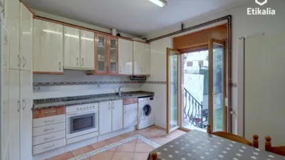 Casa en venta en Avenida de Nuestra Señora de Estíbaliz, cerca de Calle de los Herrán, Desemparados-Judimendi-Santa Lucía (Vitoria - Gasteiz) de 580.000 €