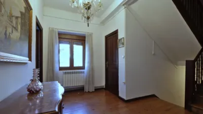 Casa en venta en Avenida de Nuestra Señora de Estíbaliz, cerca de Calle de los Herrán, Desemparados-Judimendi-Santa Lucía (Vitoria - Gasteiz) de 580.000 €