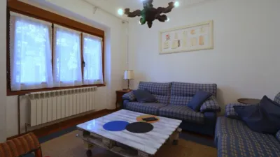Casa en venta en Avenida de Nuestra Señora de Estíbaliz, cerca de Calle de los Herrán, Desemparados-Judimendi-Santa Lucía (Vitoria - Gasteiz) de 580.000 €