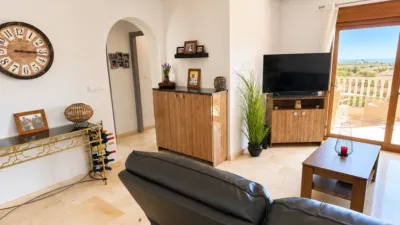 Apartment on street photo 4