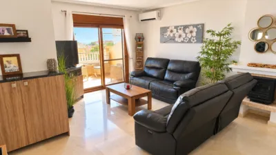 Apartment on street photo 5