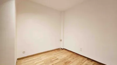 Piso en alquiler en Calle de la Infanta Mercedes, cerca de Calle de Pedro Villar - Imagen 4