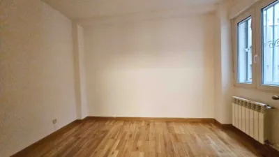 Piso en alquiler en Calle de la Infanta Mercedes, cerca de Calle de Pedro Villar - Imagen 6