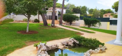 Chalet en alquiler en Calle Travessa La, Picassent de 3.500 €<span>/mes</span>