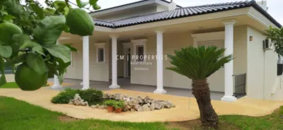 Chalet en alquiler en Calle Travessa La, Picassent de 3.500 €<span>/mes</span>