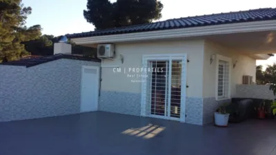 Chalet en alquiler en Calle Travessa La, Picassent de 3.500 €<span>/mes</span>