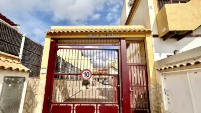 Apartment on street photo 23