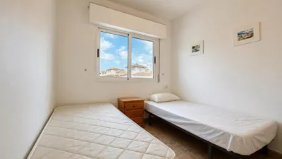 Apartment on street photo 8