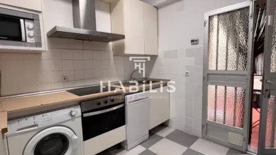 Piso en alquiler en Calle de Lisboa, Palomarejos (Distrito Zona Nueva. Toledo Capital) de 850 €<span>/mes</span>