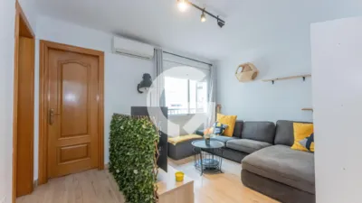 Apartment in Carrer de Cornellà Modern photo 2