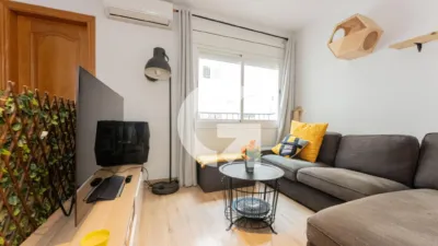 Apartment in Carrer de Cornellà Modern photo 3