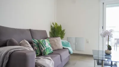 Apartment on street photo 10