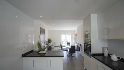 Apartment on street photo 22