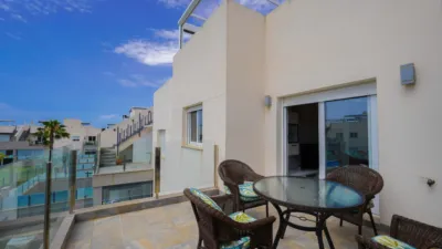 Apartment on street photo 26