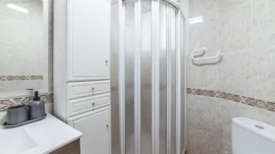 Estudio en alquiler en Sevilla, León XIII-Cruz Roja (Distrito Macarena. Sevilla Capital) de 300 €<span>/mes</span>