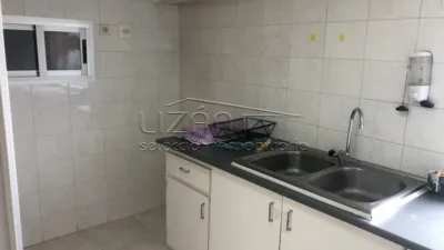 Local comercial en venta en Plaza de Occidente, Buenavista-El Cristo (Oviedo) de 63.000 €