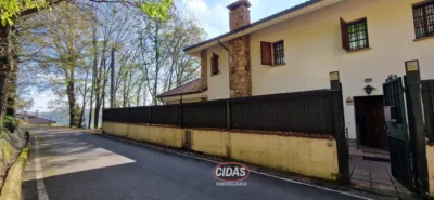 Casa en calle Cogollo photo 47