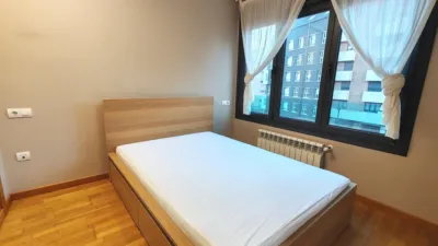 Piso en alquiler en Ciudad-Naranco-Vallobín, Ciudad-Naranco-Vallobín (Oviedo) de 800 €<span>/mes</span>