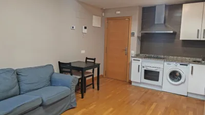 Piso en alquiler en Ciudad-Naranco-Vallobín, Ciudad-Naranco-Vallobín (Oviedo) de 800 €<span>/mes</span>