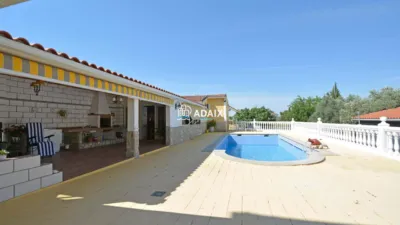 Chalet on Peñas Blancas Street photo 12
