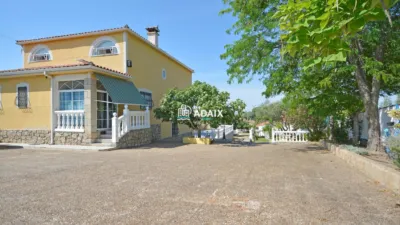 Chalet on Peñas Blancas Street photo 5