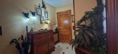 House in Centre photo 2