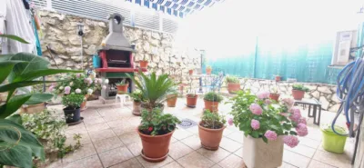 House in Centre photo 9