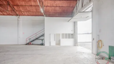 Nave industrial en venta en Calle Noreña, Número Sin Informacion, Noreña de 290.000 €