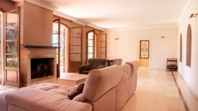 Chalet on Urb El Paraiso Street photo 5