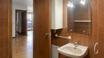 Apartment on Santa Cruz de Marcenado Street photo 16