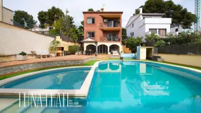 House on Avinguda 323 photo 2