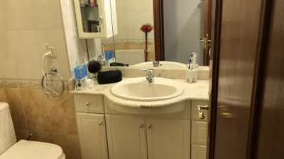 Piso en alquiler en Calle de los Avellanos, Centro (Oviedo) de 1.100 €<span>/mes</span>