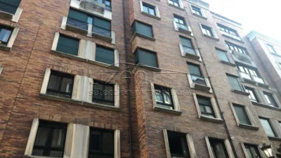 Piso en alquiler en Calle de los Avellanos, Centro (Oviedo) de 1.100 €<span>/mes</span>