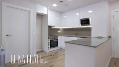 Apartment in Zona Universitària-Gran Via Mar-Camí Ral photo 13