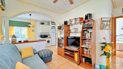 Apartment on the street photo 8