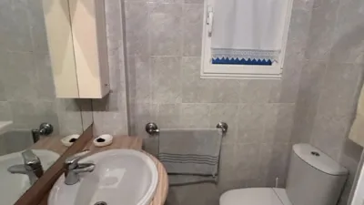 Piso en alquiler en Avenida de Cabuérniga, Centro (Torrelavega) de 1.100 €<span>/mes</span>