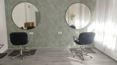 Local comercial en venta en Calle de Ramón y Cajal - Vista 4