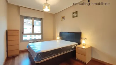 Piso en alquiler en Avenida de Bruselas, 1, Pumarín-Teatinos (Oviedo) de 770 €<span>/mes</span>